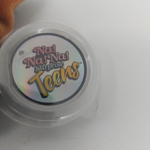 Series 1 MGA Na! Na! Na! Surprise Teen's Black Cat Hat with tag only - Picture 2 of 5